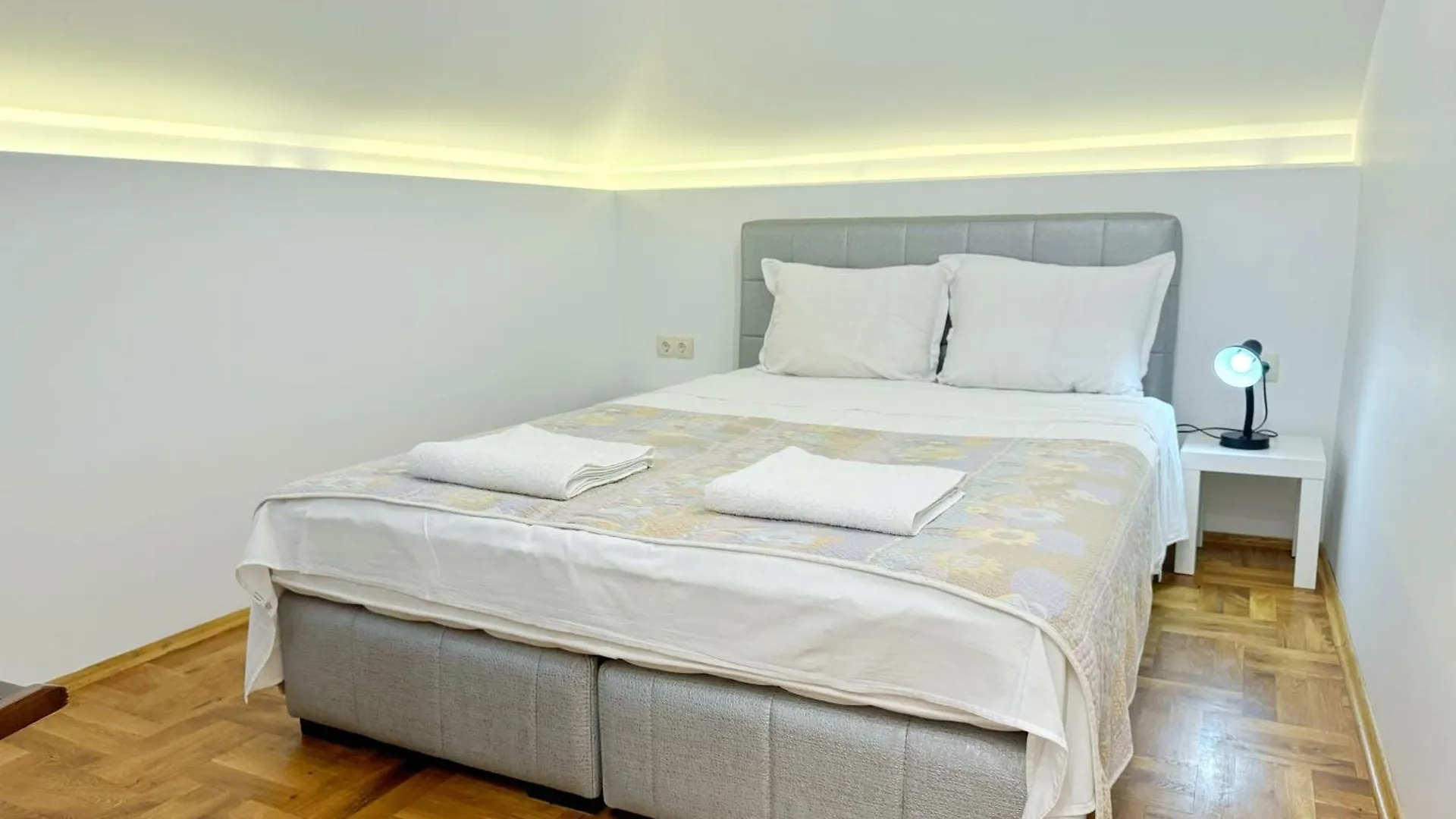 Art Guest House Vintage Burgas City Apartament